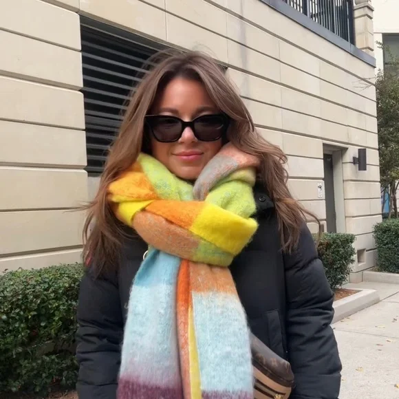 Multi colored Scarf - Picture 2 of 5